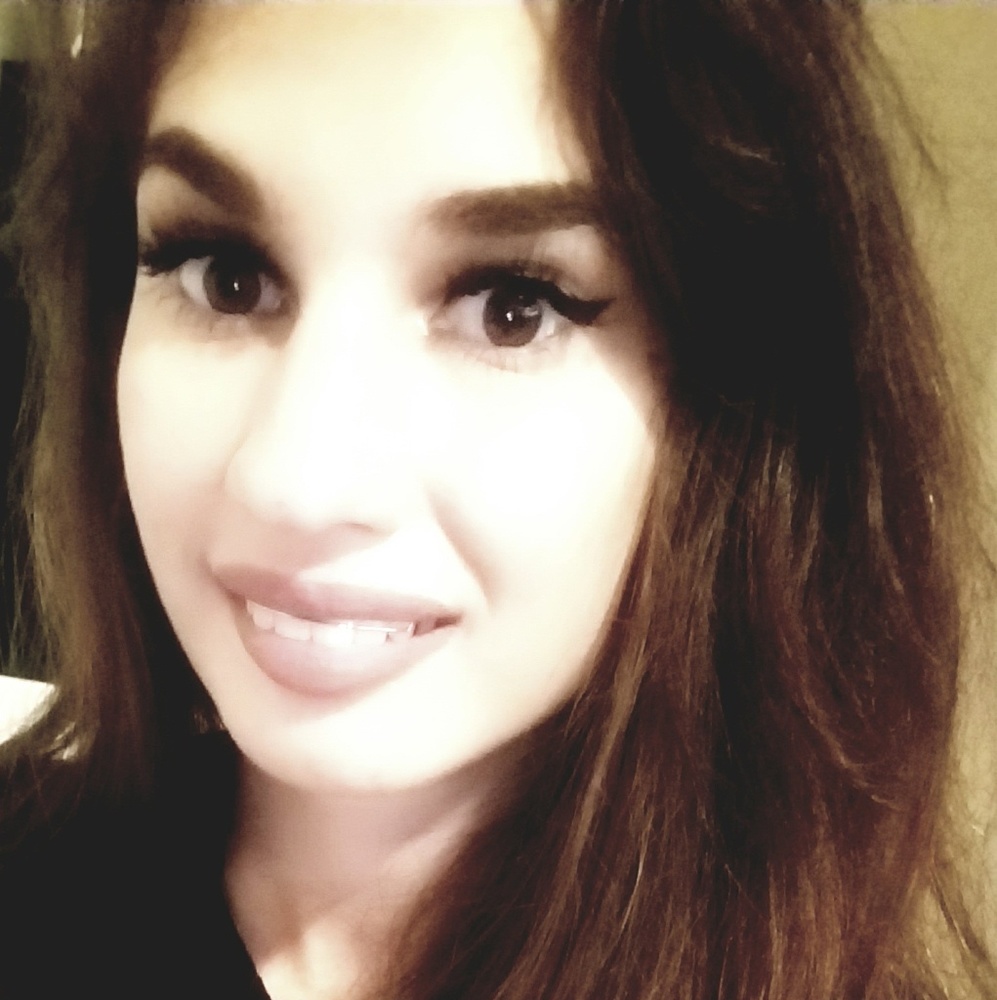 Meet your Posher, Annatasha